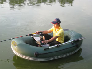 柳北充气皮划艇钓鱼